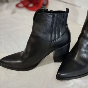 Indigo Rd. Oligai Black Ankle Boots